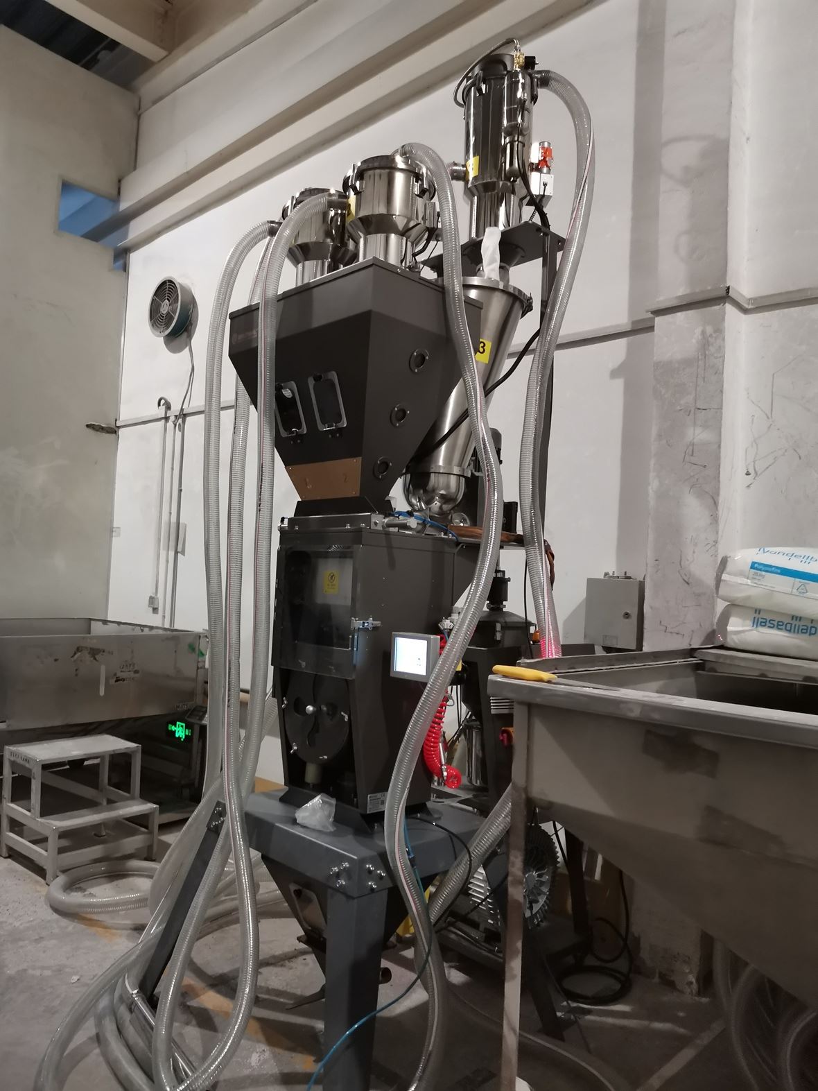 5-additive powder side feeder